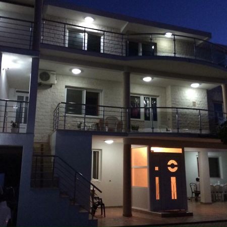 Apartments Melbourne Улцинь Екстер'єр фото