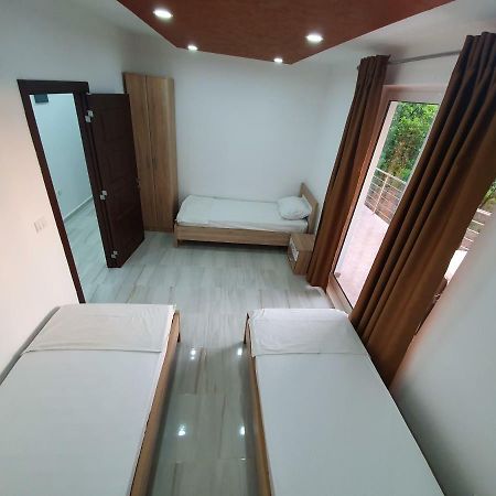 Apartments Melbourne Улцинь Екстер'єр фото