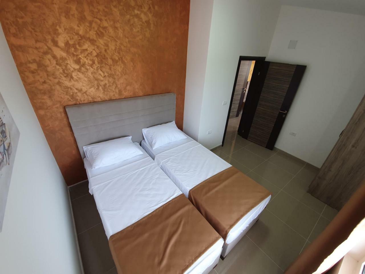 Apartments Melbourne Улцинь Екстер'єр фото