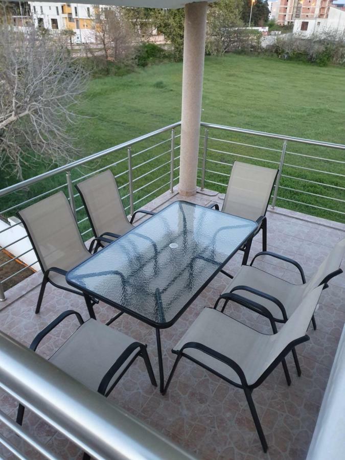 Apartments Melbourne Улцинь Екстер'єр фото