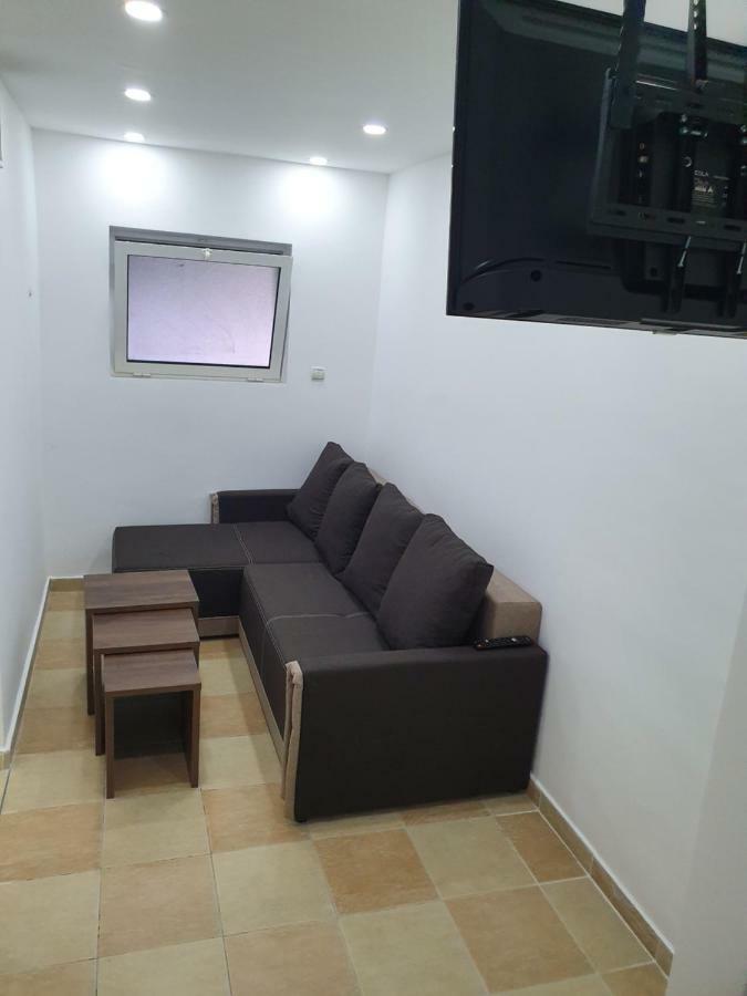 Apartments Melbourne Улцинь Екстер'єр фото