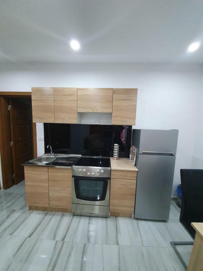 Apartments Melbourne Улцинь Екстер'єр фото