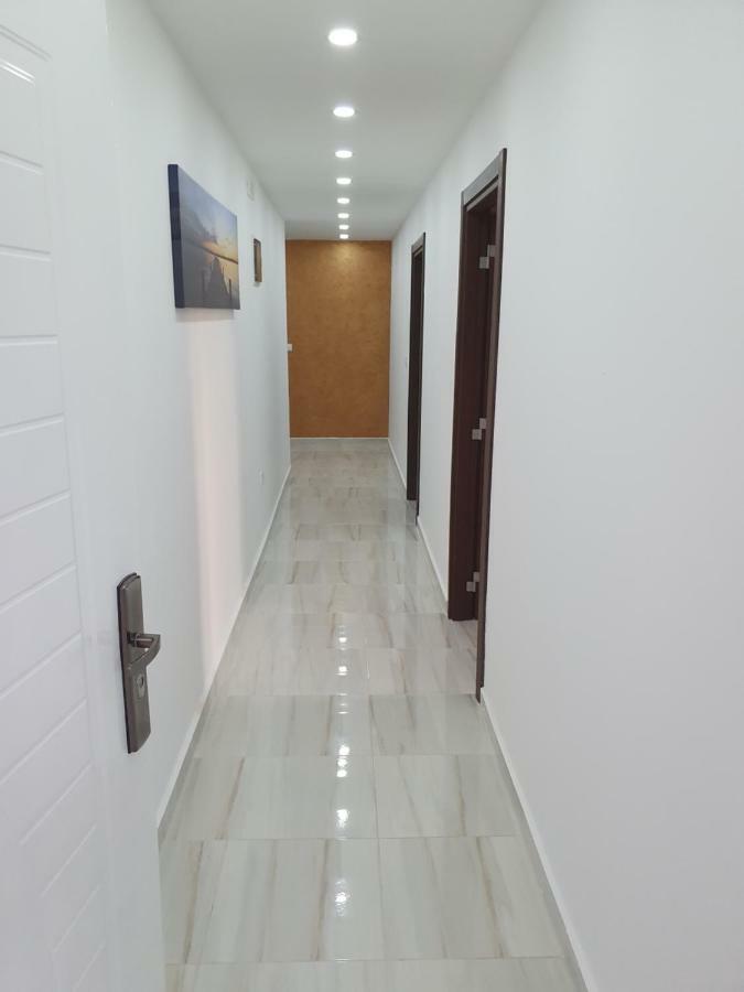 Apartments Melbourne Улцинь Екстер'єр фото