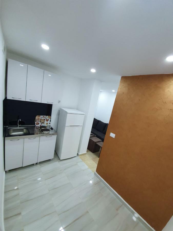 Apartments Melbourne Улцинь Екстер'єр фото