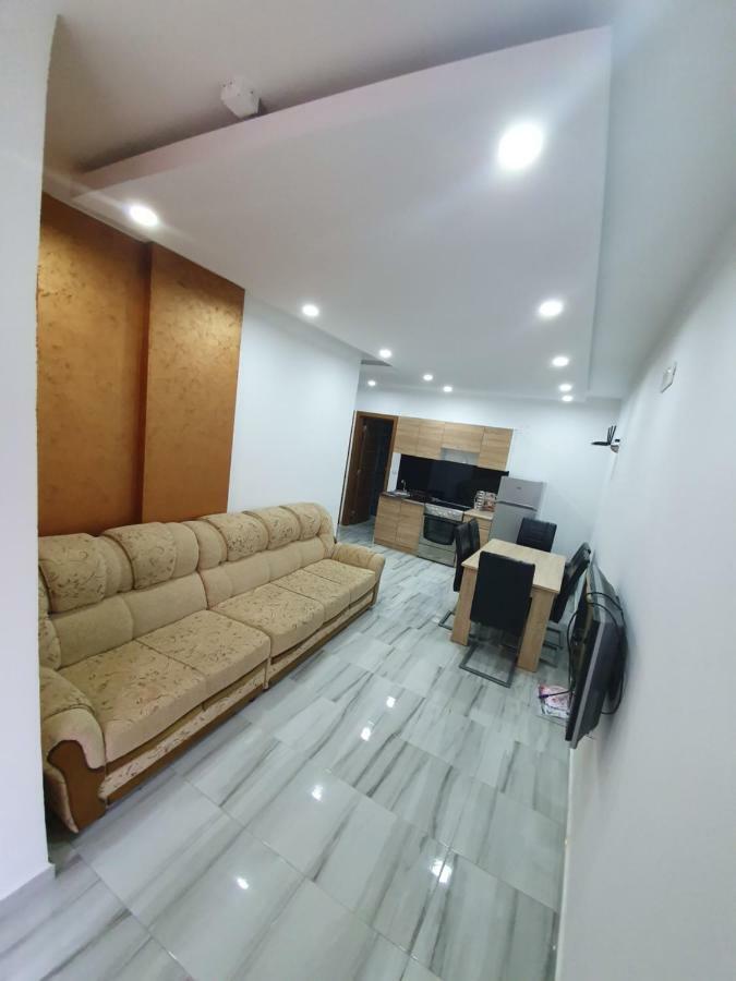 Apartments Melbourne Улцинь Екстер'єр фото