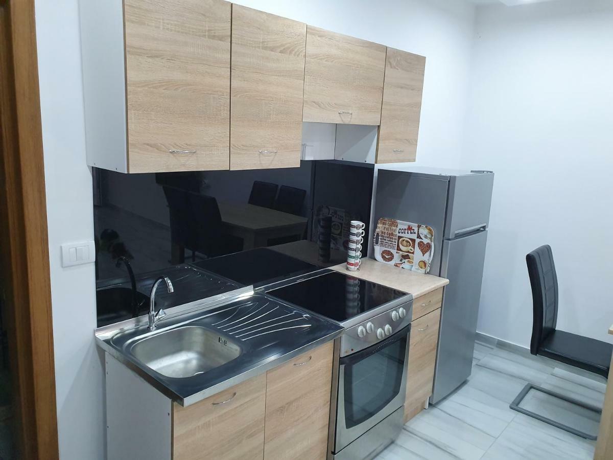 Apartments Melbourne Улцинь Екстер'єр фото