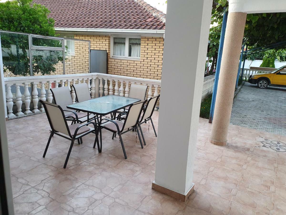 Apartments Melbourne Улцинь Екстер'єр фото