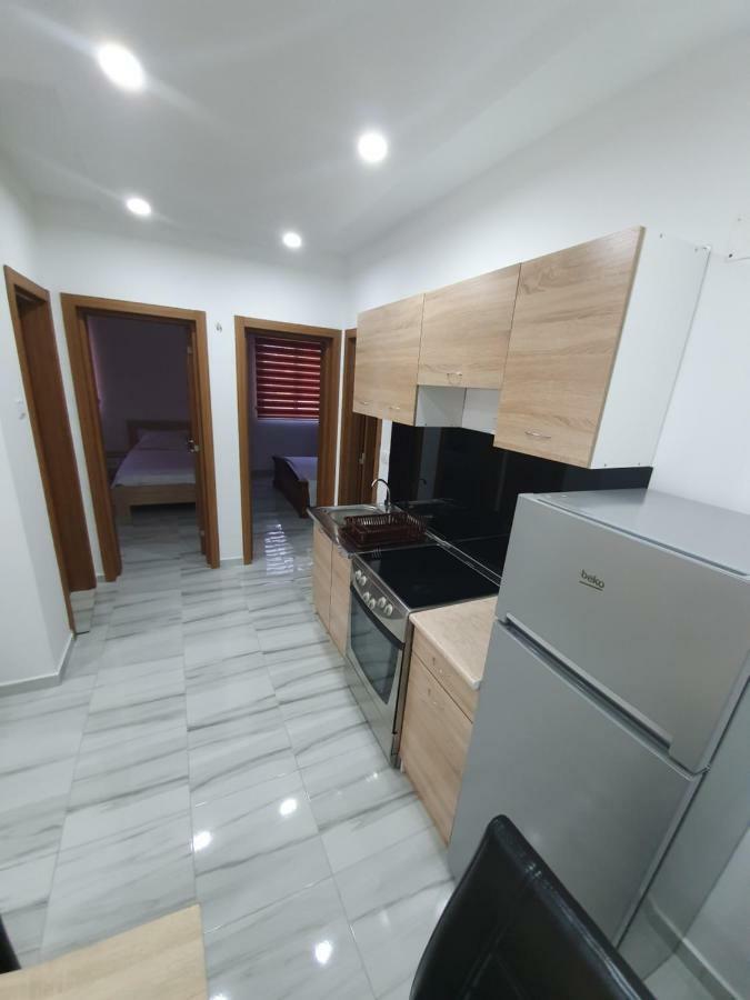 Apartments Melbourne Улцинь Екстер'єр фото